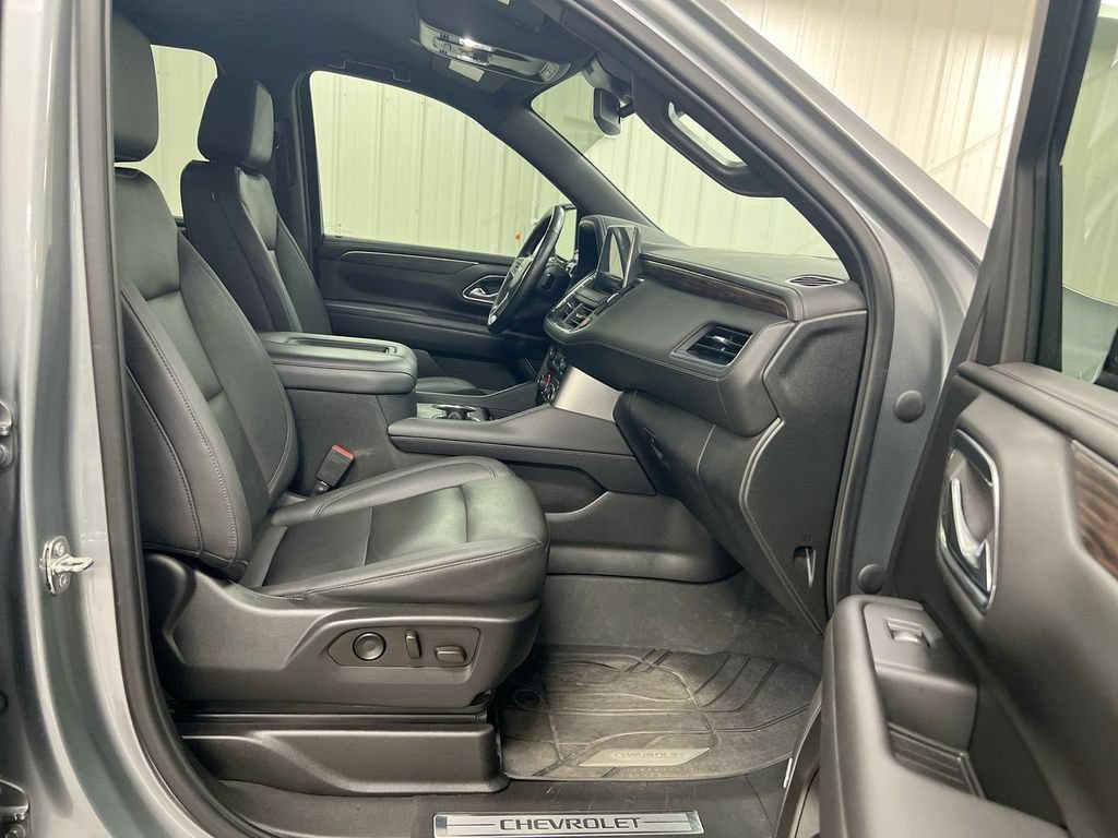 Used 2023 Chevrolet Tahoe LT w/ Luxury Package AWD/4WD image 22