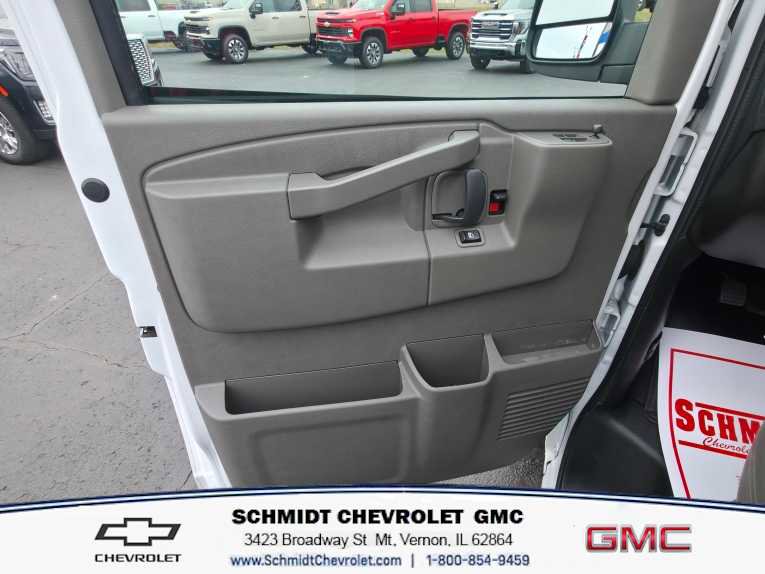 Used 2025 Chevrolet Express 3500 LT w/ LT Preferred Equipment Group image 12