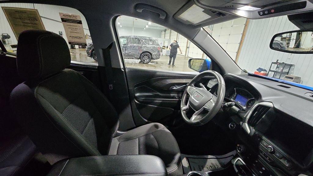 Used 2024 GMC Terrain SLE image 13
