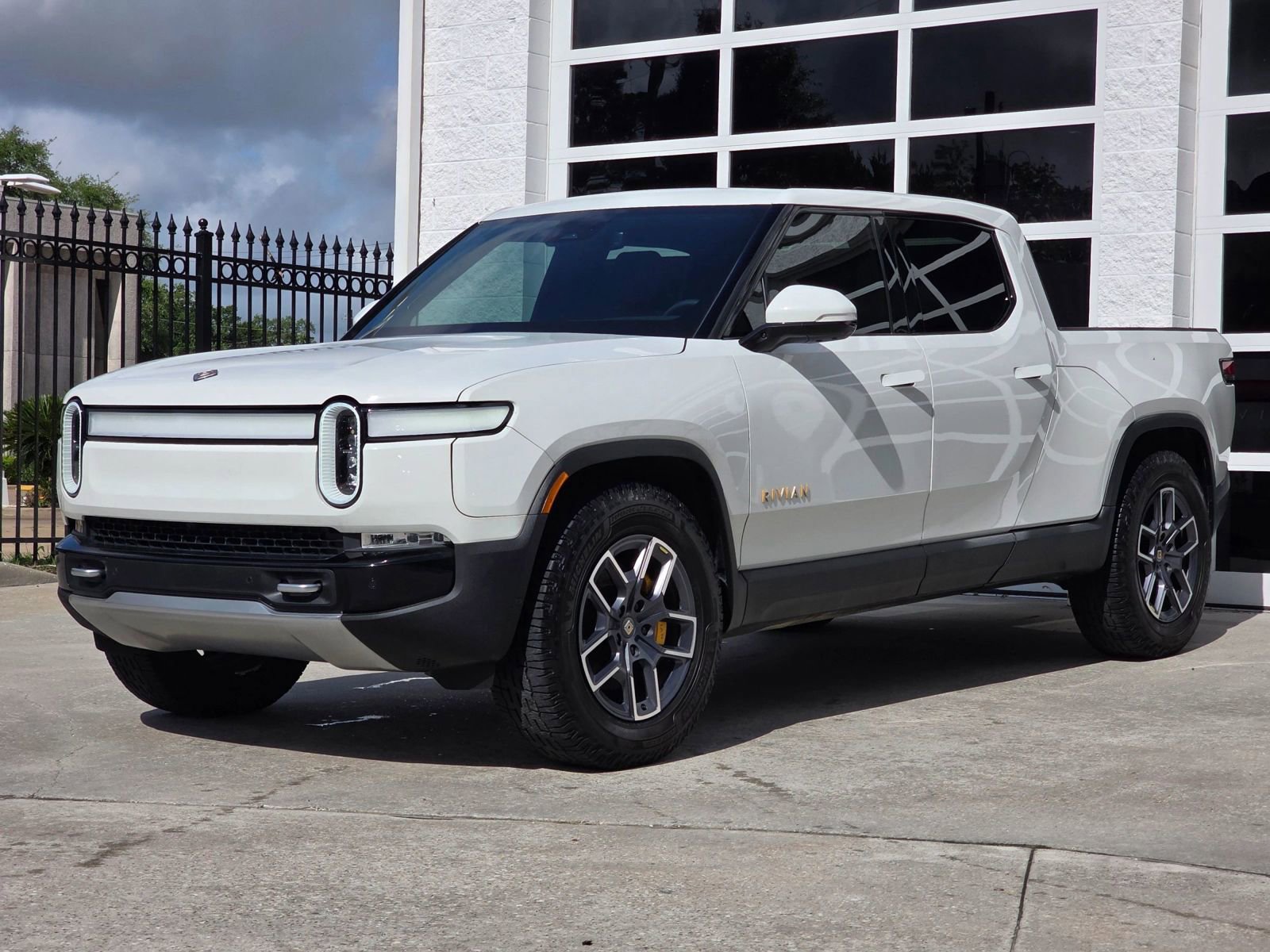 Used 2022 Rivian R1T Launch Edition AWD/4WD image 9