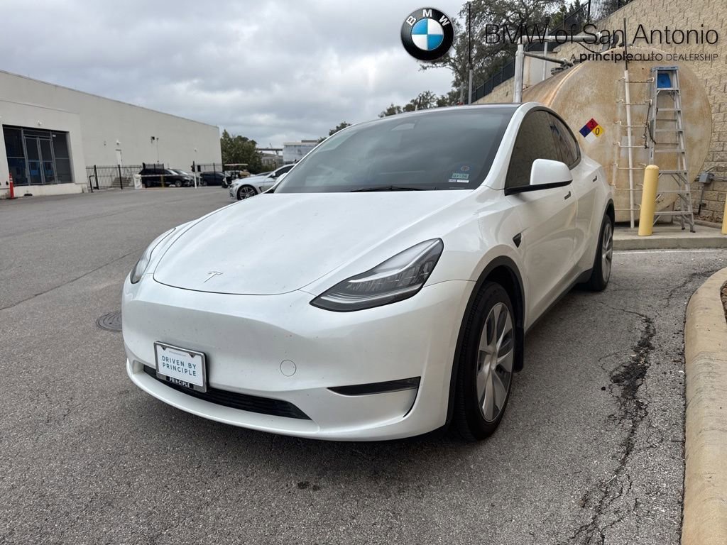 Used 2023 Tesla Model Y Long Range image 1