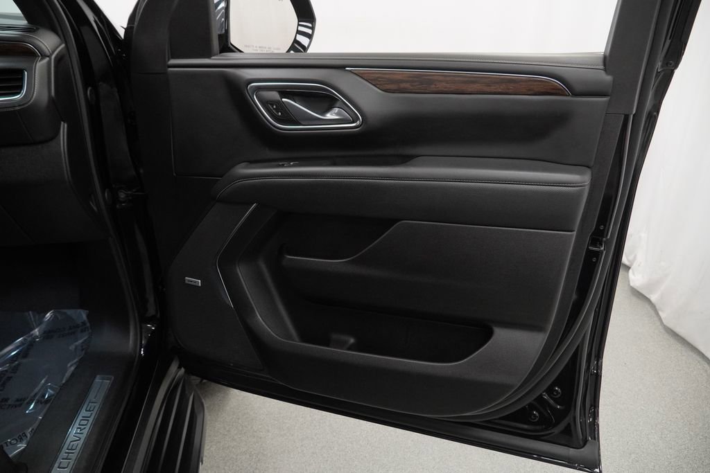 Used 2024 Chevrolet Suburban Premier image 49