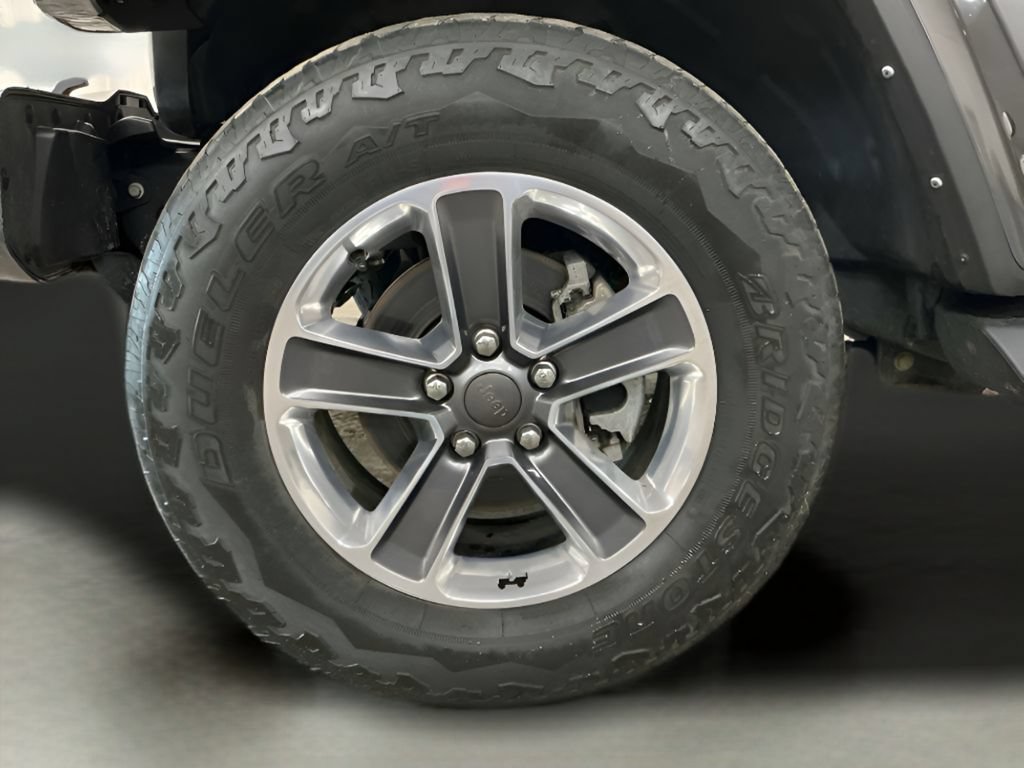 Used 2021 Jeep Wrangler Unlimited Sahara w/ Cold Weather Group AWD/4WD image 35