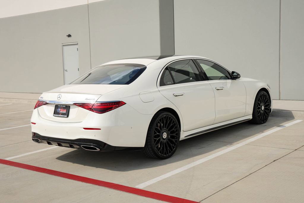 Used 2022 Mercedes-Benz S 580 4MATIC Sedan w/ AMG Line Package image 7