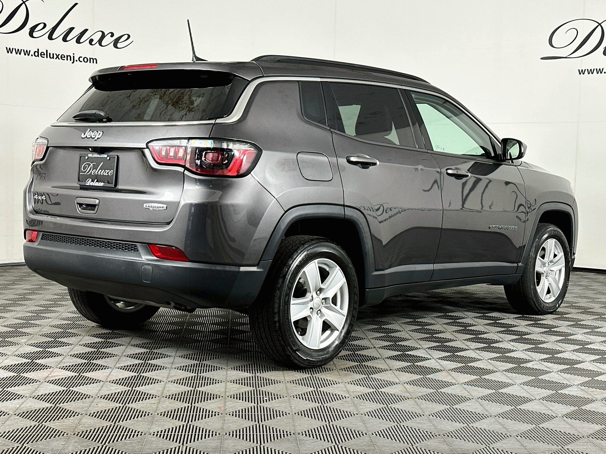 Used 2022 Jeep Compass Latitude w/ Convenience Group AWD/4WD image 6