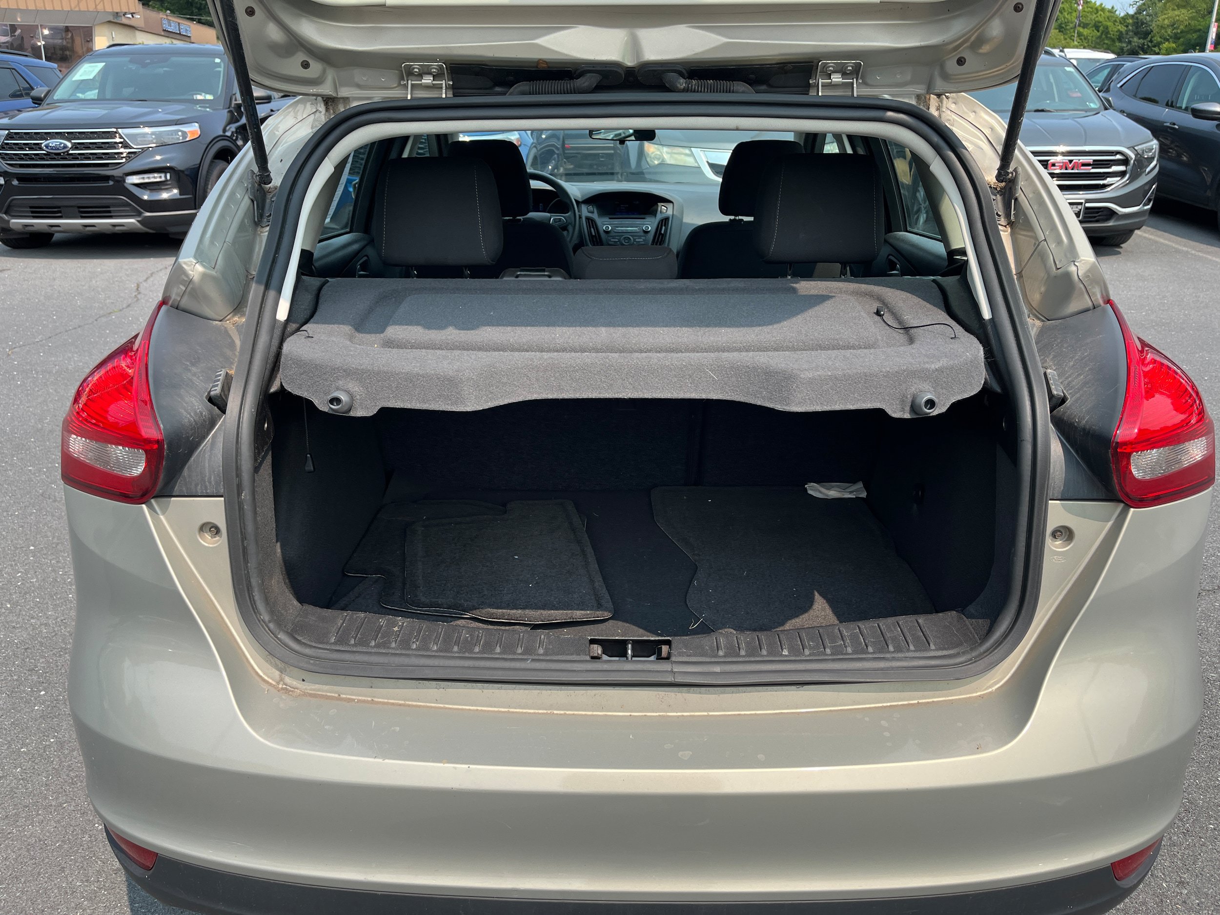 Used 2015 Ford Focus SE FWD image 12