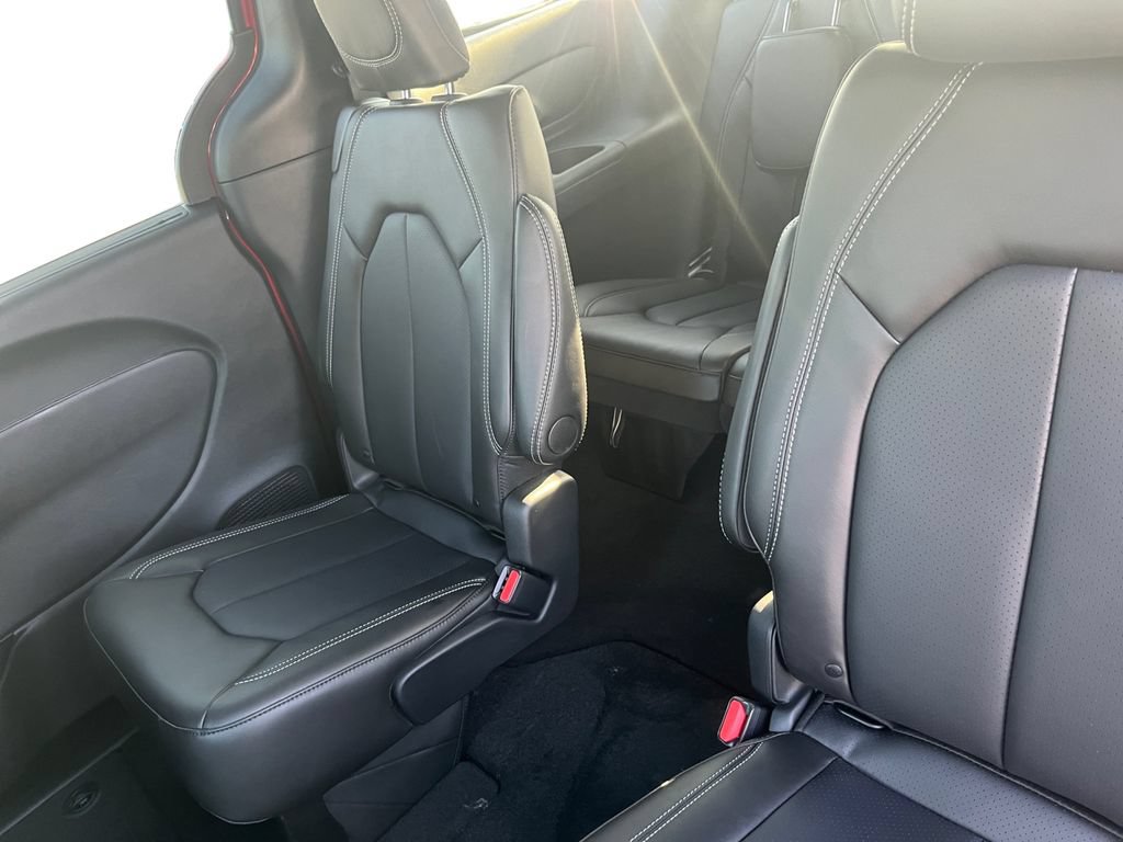 New 2026 Chrysler Pacifica Select FWD image 22