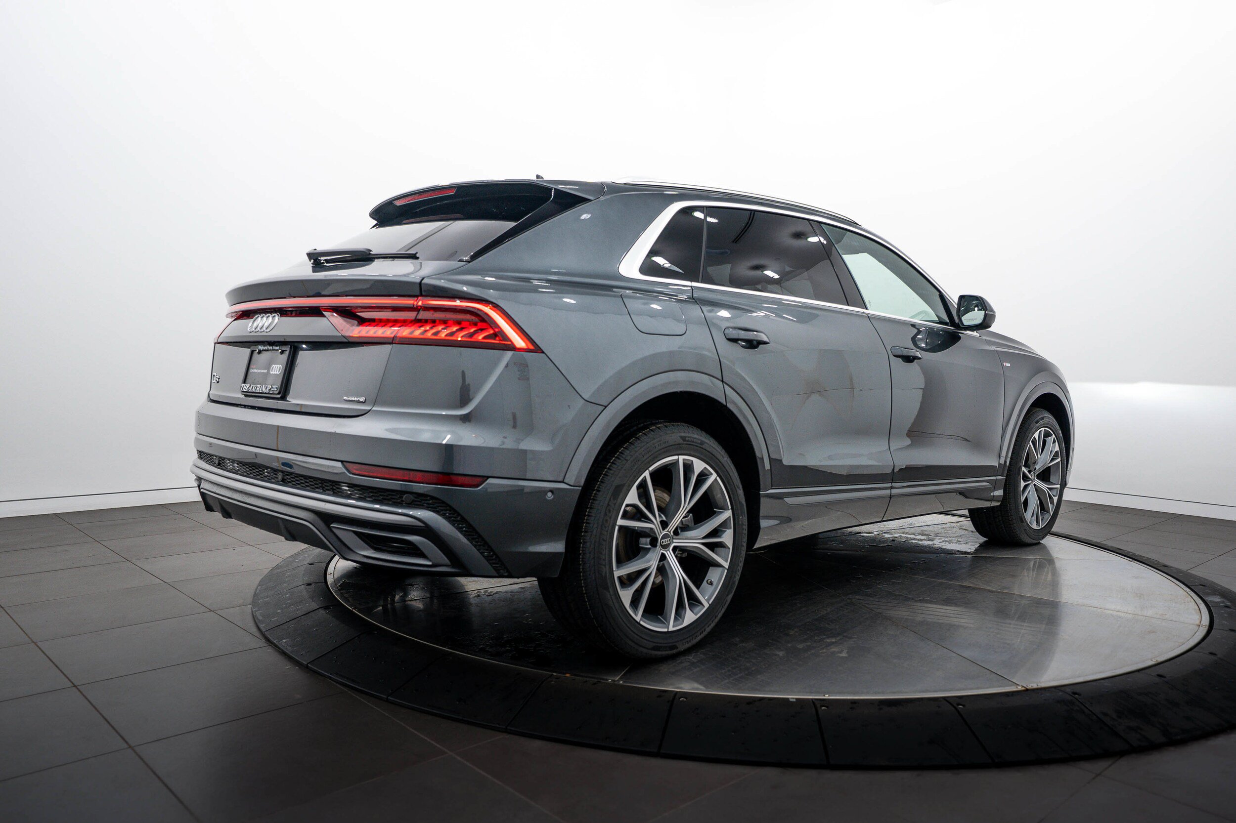Certified 2023 Audi Q8 Premium Plus w/ Premium Plus Package AWD/4WD image 4