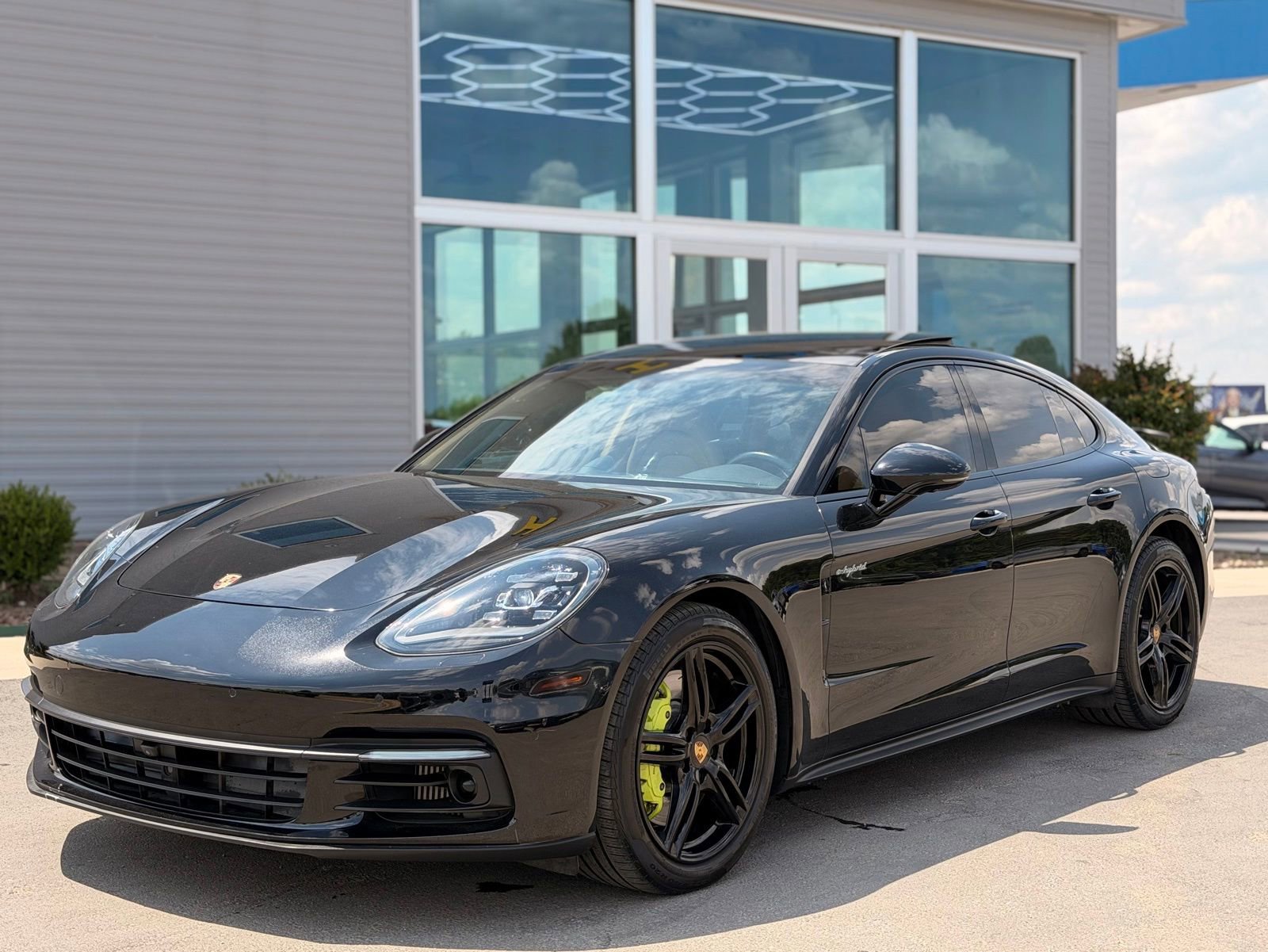Used 2018 Porsche Panamera 4 AWD/4WD image 15