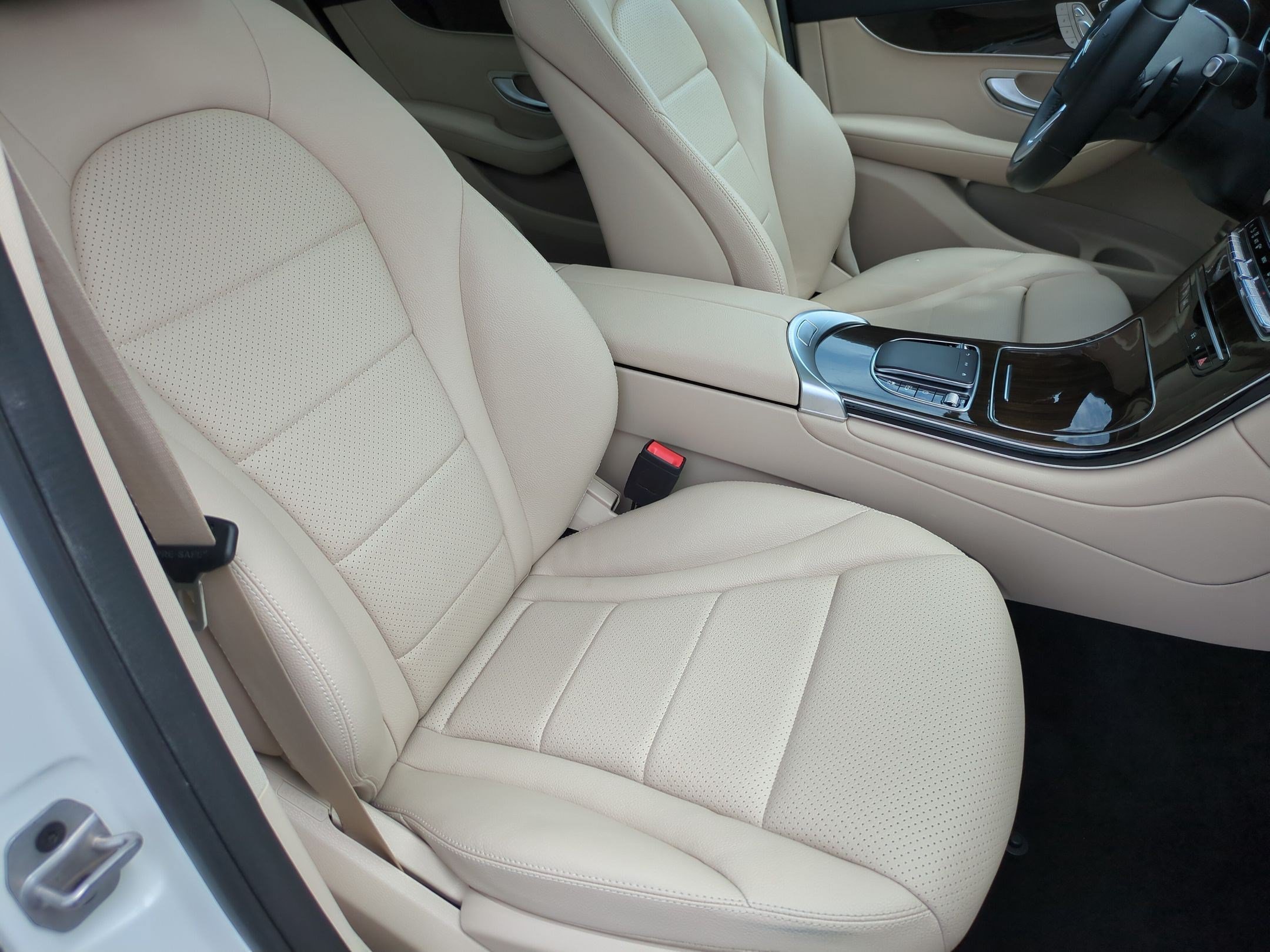 Certified 2022 Mercedes-Benz GLC 300 image 35