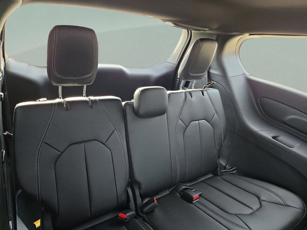 New 2026 Chrysler Pacifica Select FWD image 27