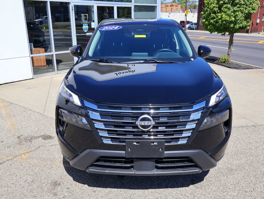 Used 2025 Nissan Rogue SV image 8