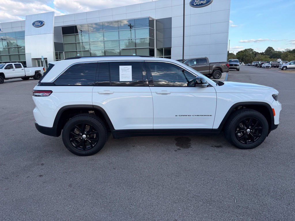Used 2022 Jeep Grand Cherokee Limited AWD/4WD image 8