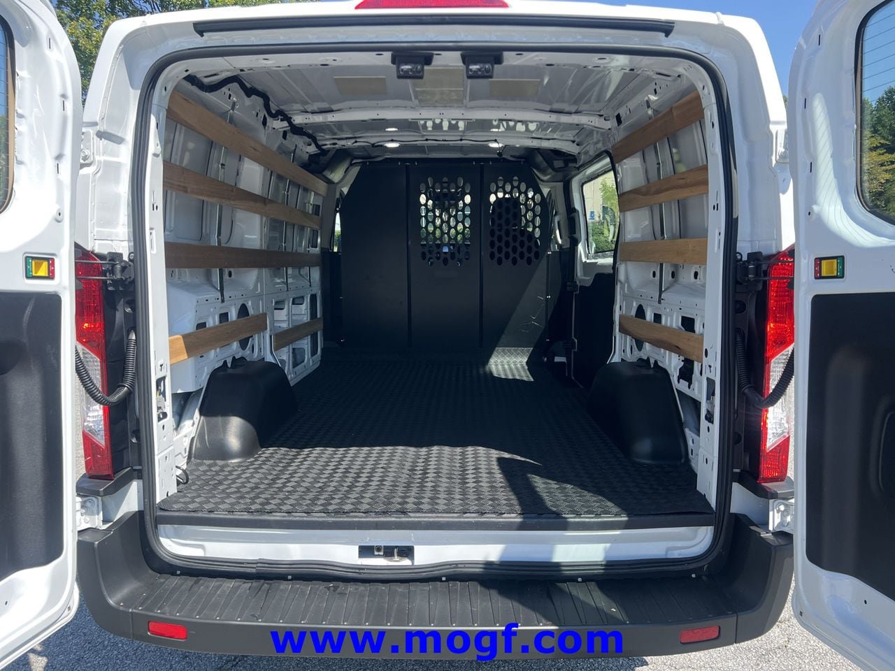 Used 2025 Ford Transit 250 Low Roof w/ Exterior Upgrade Package RWD image 19