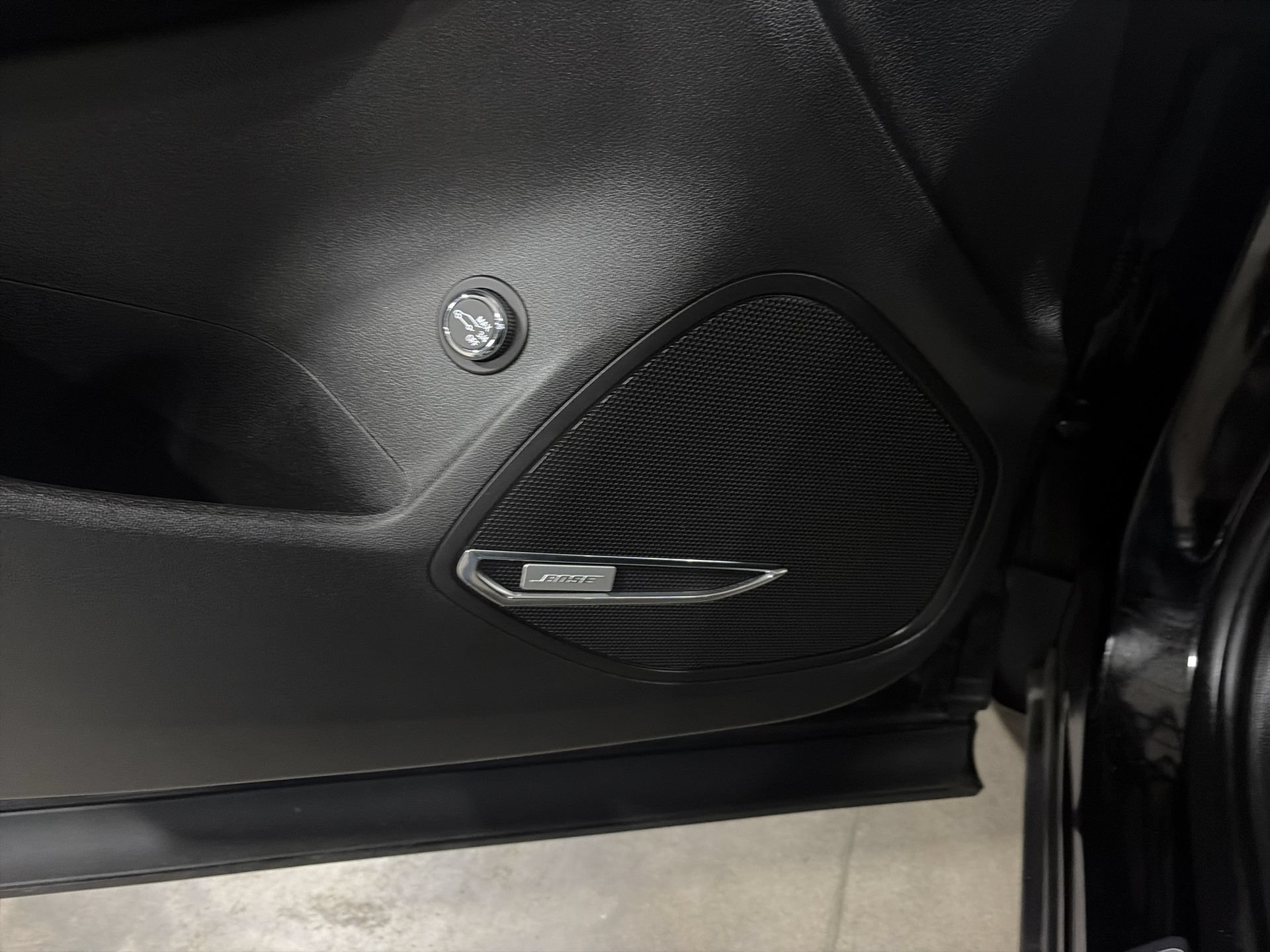 Used 2023 Buick Envision Avenir AWD/4WD image 27