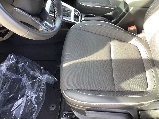 Certified 2025 Hyundai Venue Limited image 41