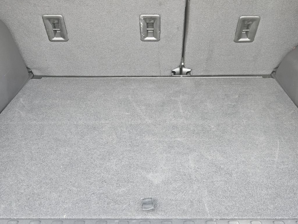 Used 2024 GMC Terrain SLE image 23