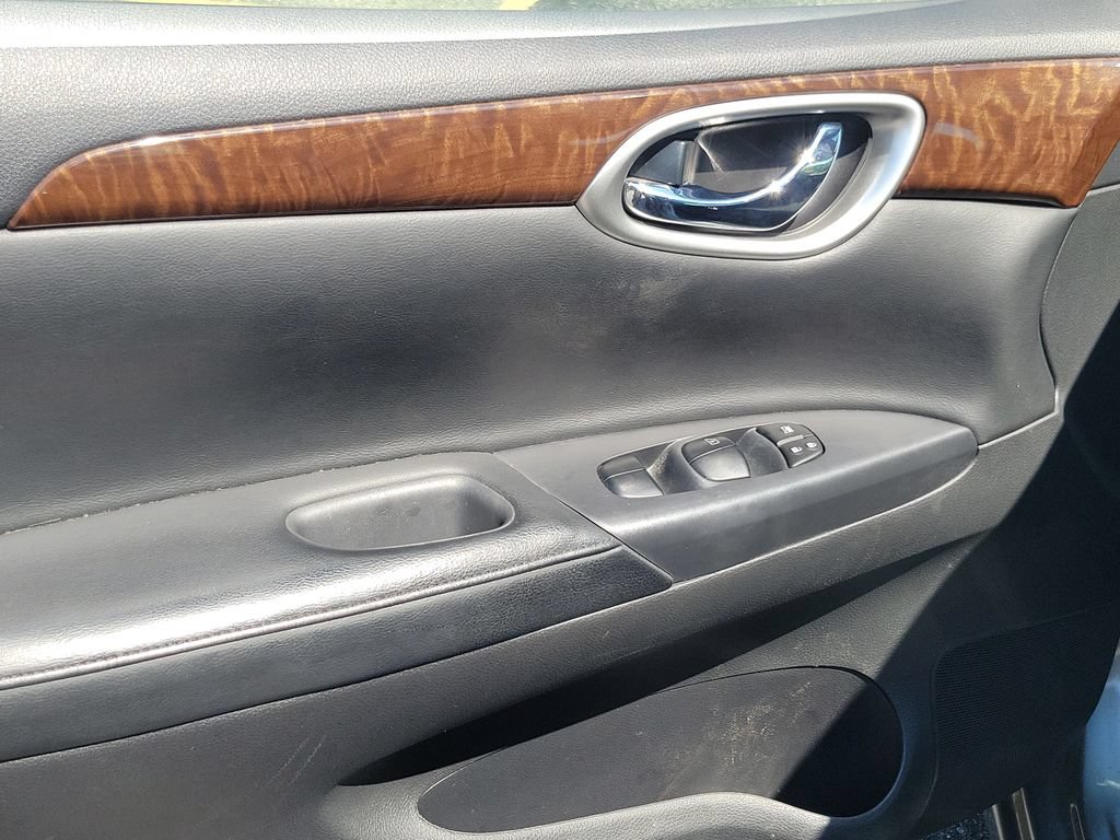 Used 2013 Nissan Sentra SL w/ Premium Pkg FWD image 15