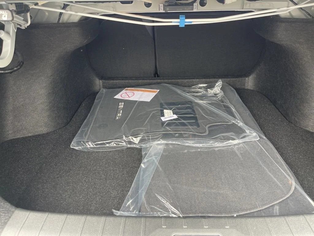 Used 2026 Nissan Sentra SR w/ Floor Mat Package FWD image 20