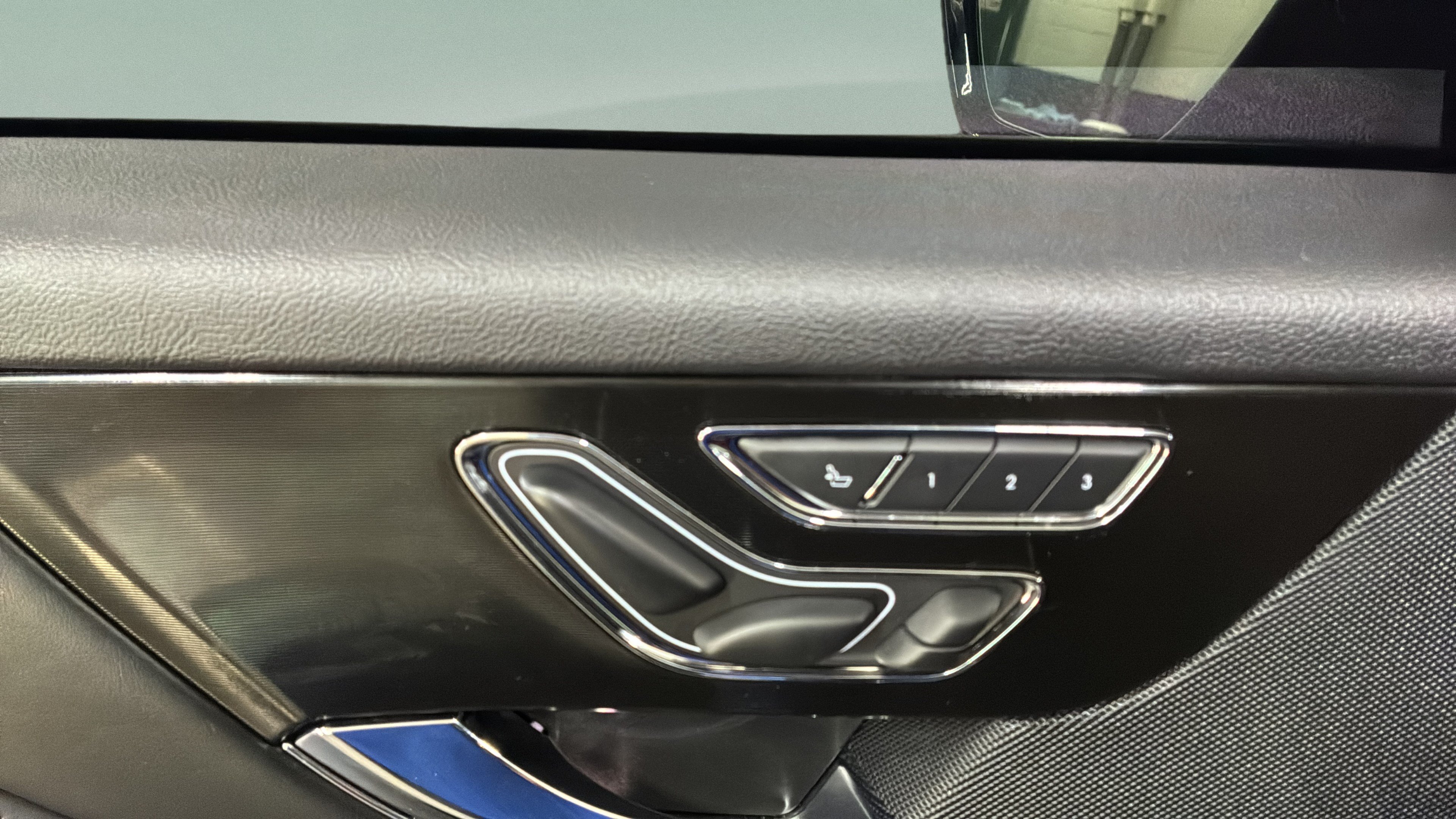 Used 2024 Lincoln Corsair Grand Touring w/ Equipment Group 302A AWD/4WD image 19