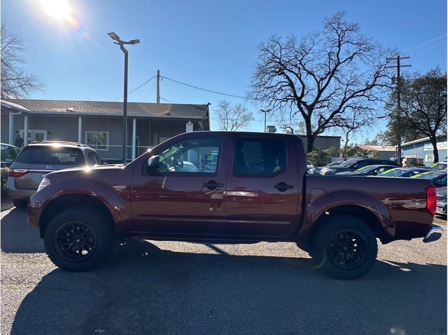 Used 2016 Nissan Frontier SV image 4