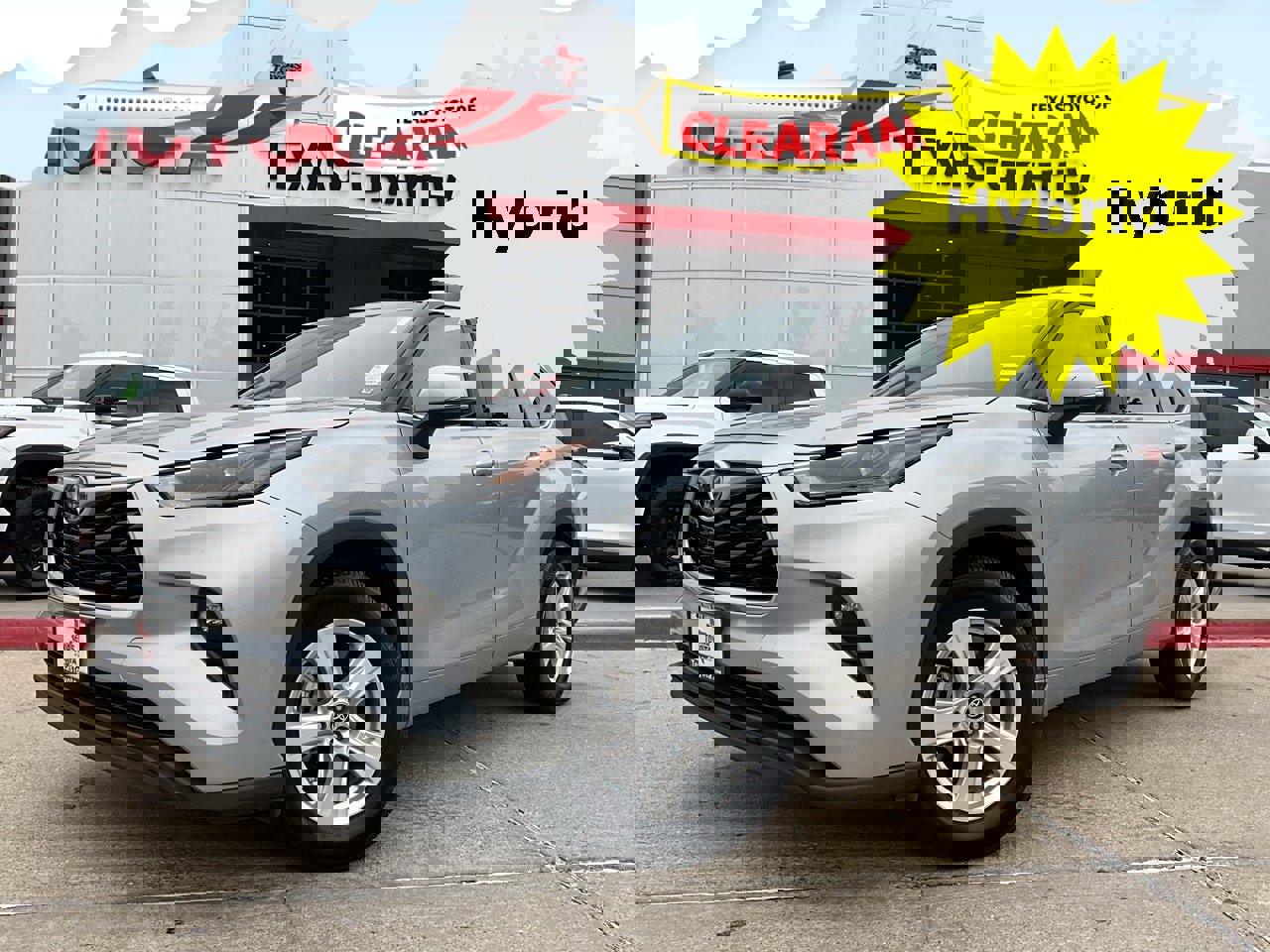 Used 2023 Toyota Highlander LE