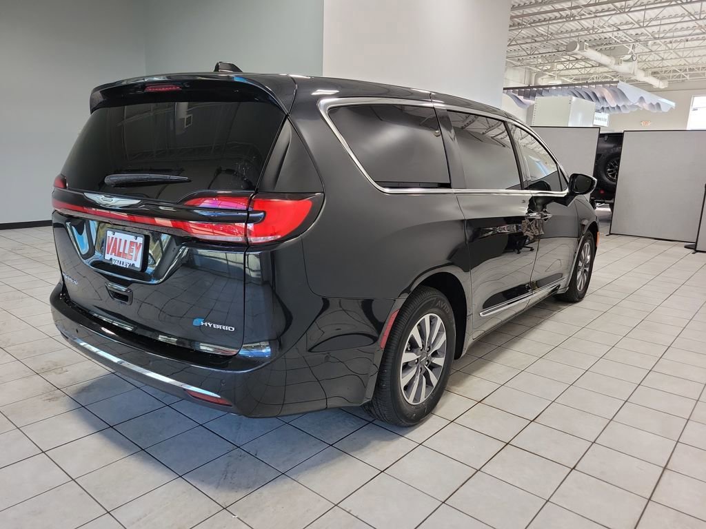 Used 2023 Chrysler Pacifica Limited image 56