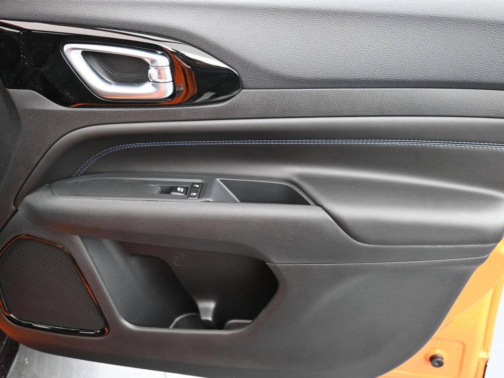 New 2026 Jeep Compass Latitude image 18