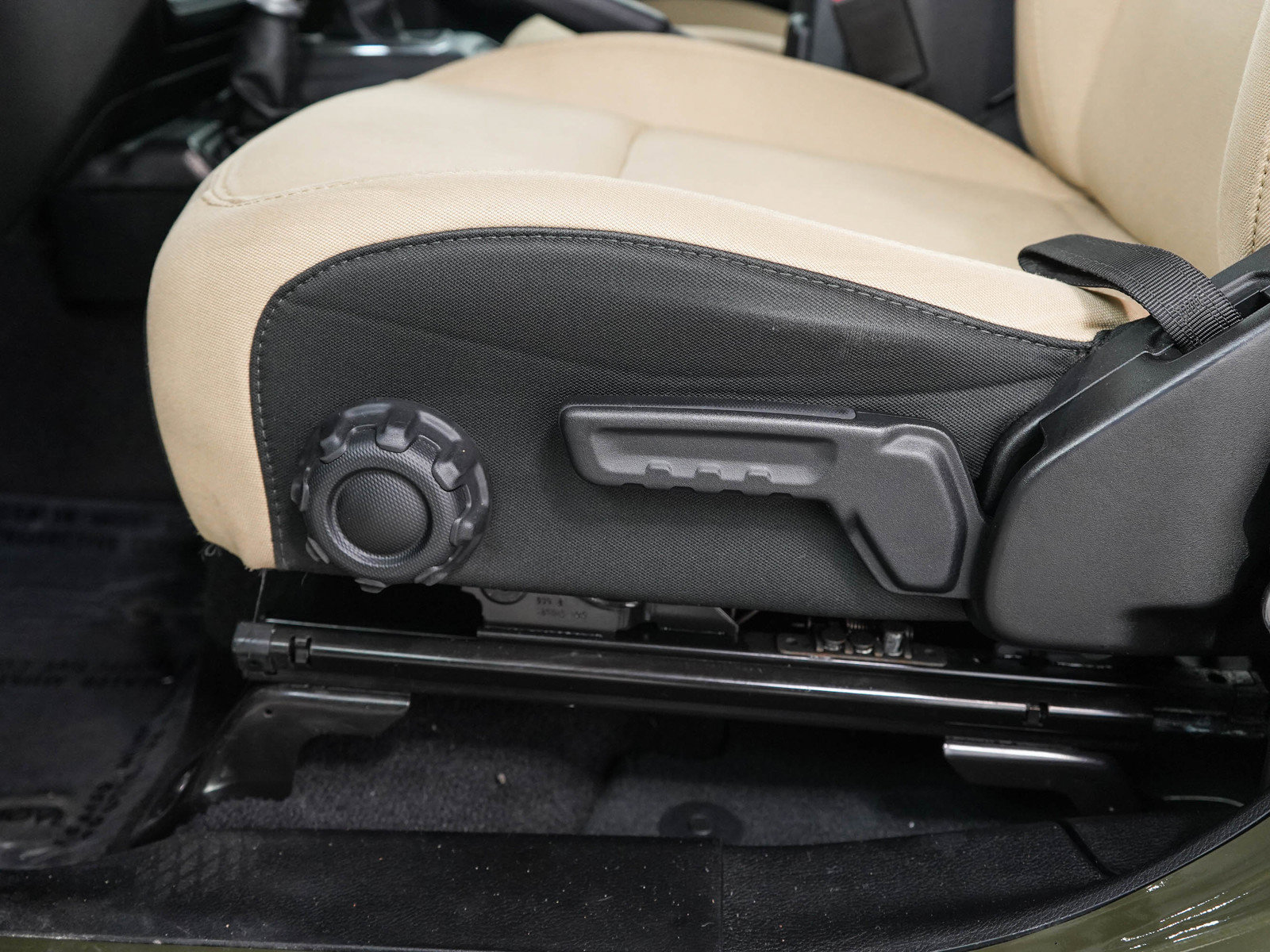 Used 2022 Jeep Wrangler Unlimited Sport AWD/4WD image 27