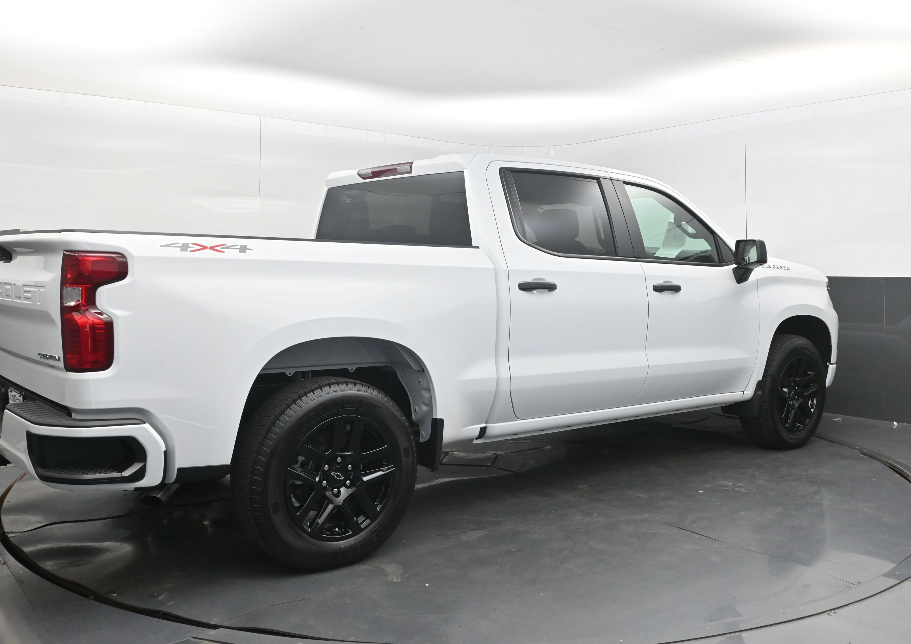 Used 2026 Chevrolet Silverado 1500 Custom AWD/4WD image 9