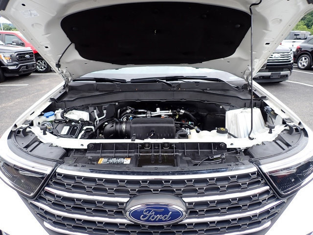 Used 2023 Ford Explorer XLT w/ Equipment Group 202A AWD/4WD image 16