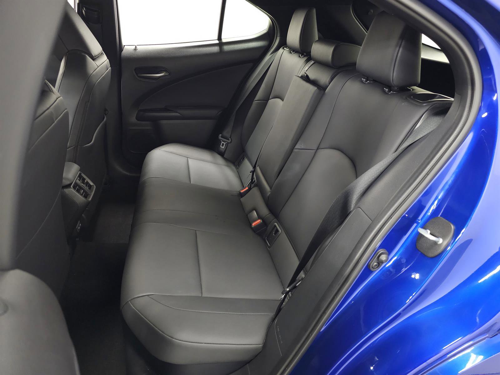 Certified 2023 Lexus UX 250h F Sport w/ Accessory Package (Z2) image 31