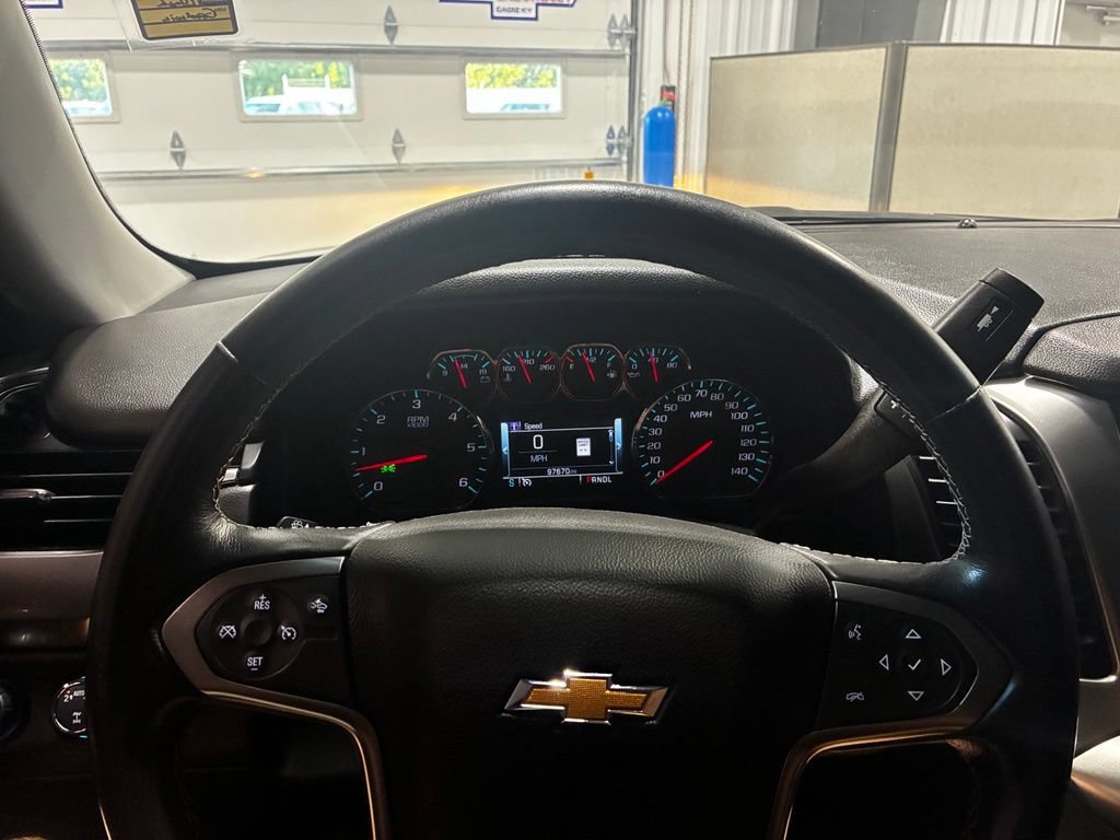 Used 2020 Chevrolet Suburban LT AWD/4WD image 17