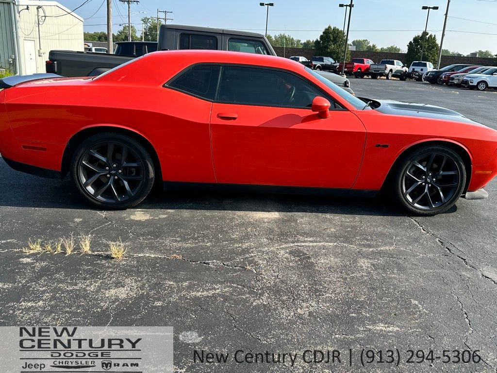 Used 2023 Dodge Challenger R/T w/ Blacktop Package image 2