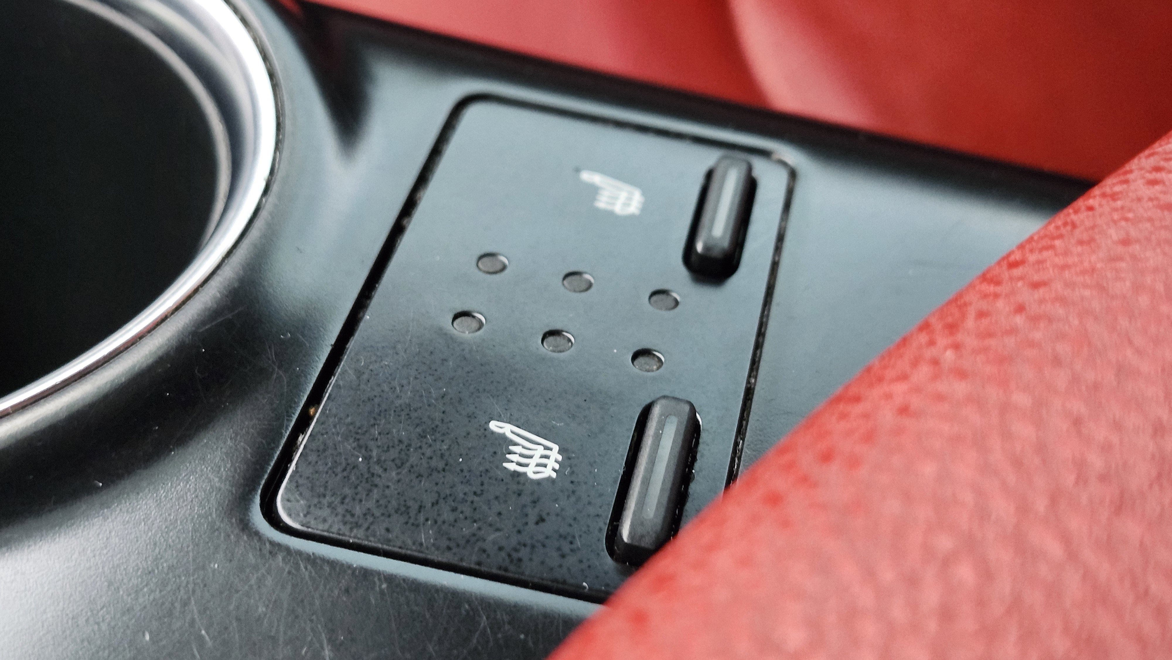 Used 2020 Toyota Camry XSE image 30