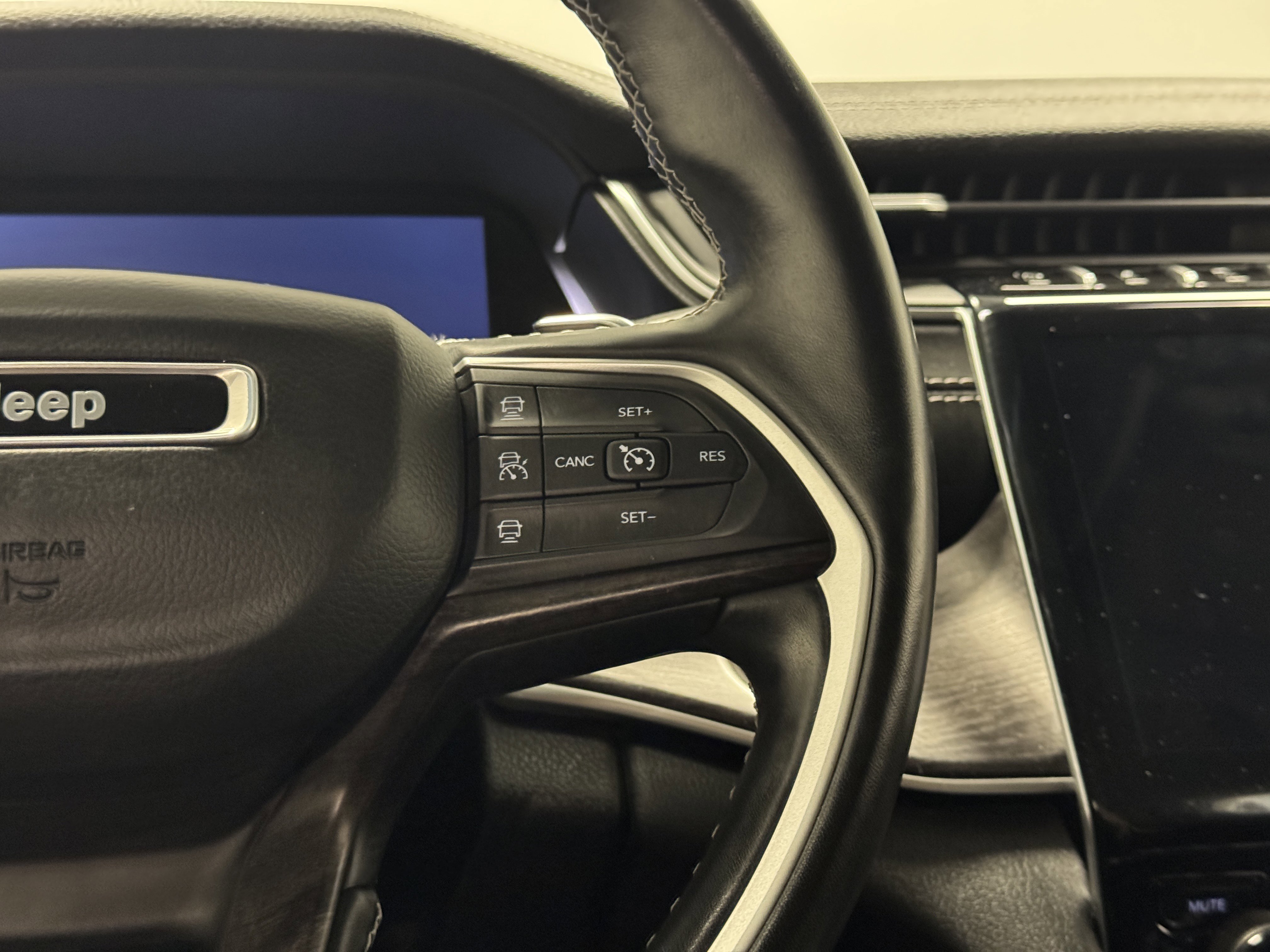 Used 2021 Jeep Grand Cherokee L Limited image 23