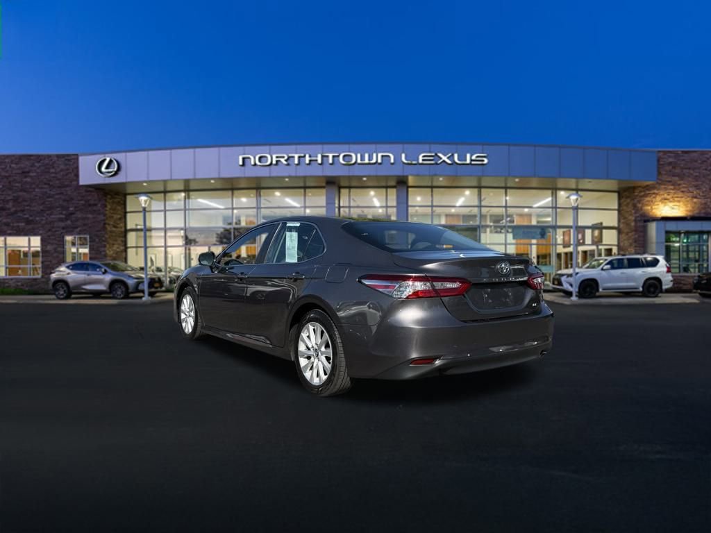Used 2018 Toyota Camry LE image 22