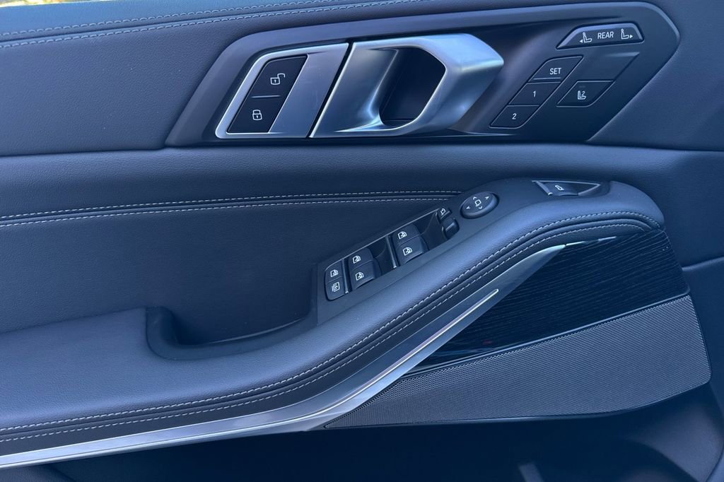 New 2026 BMW X7 xDrive40i w/ M Sport Package image 10