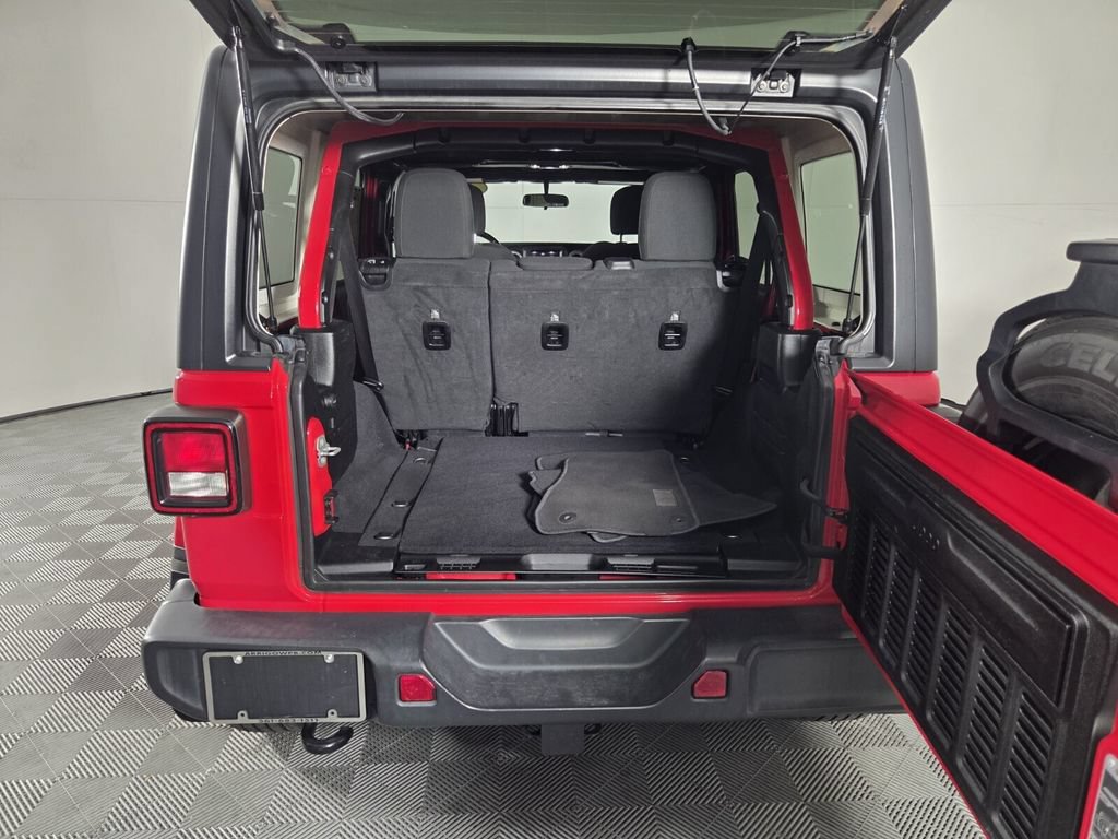 Used 2021 Jeep Wrangler Unlimited Sahara AWD/4WD image 27