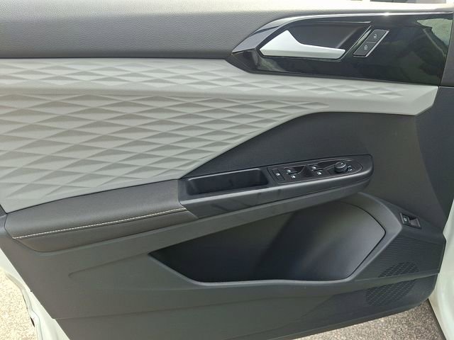 Used 2024 Volkswagen Taos S FWD image 14