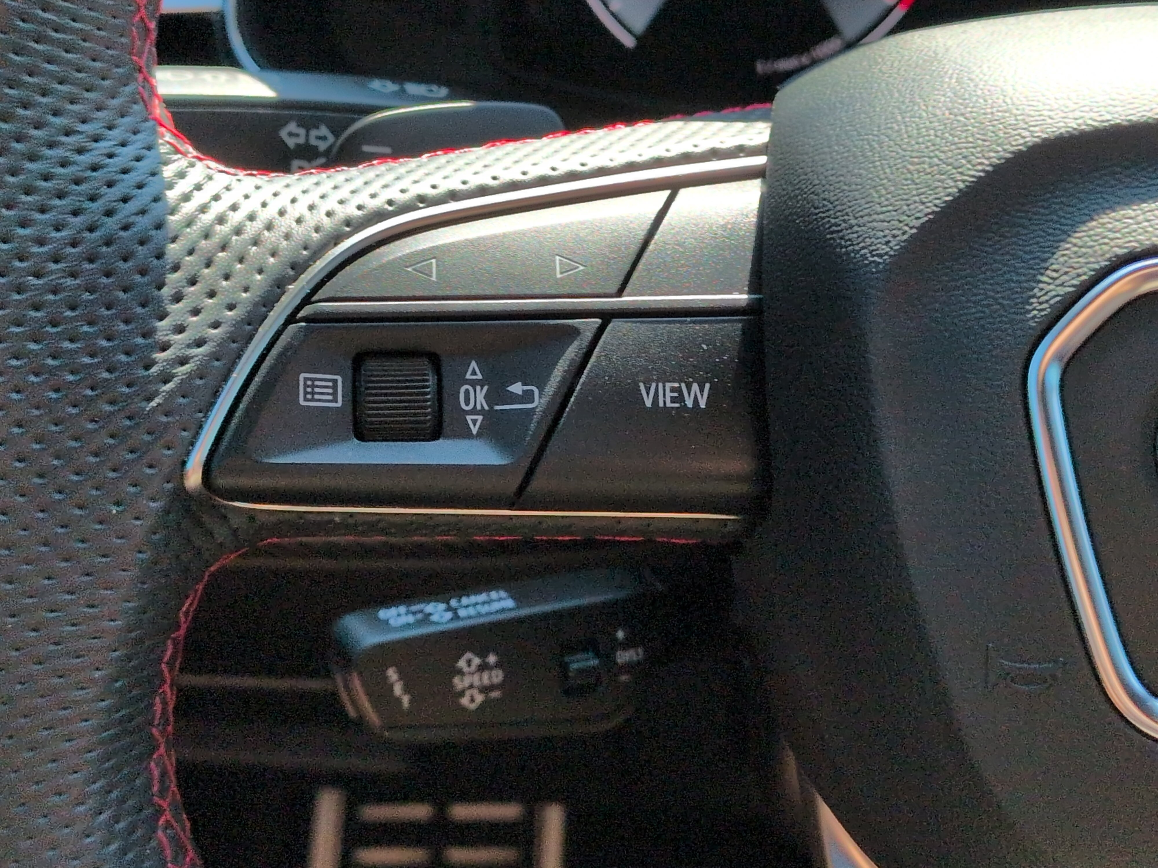 Used 2025 Audi SQ8 Prestige w/ Prestige Package AWD/4WD image 24