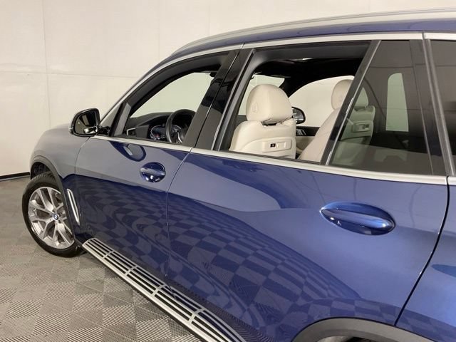 Used 2021 BMW X5 xDrive40i w/ Premium Package AWD/4WD image 42