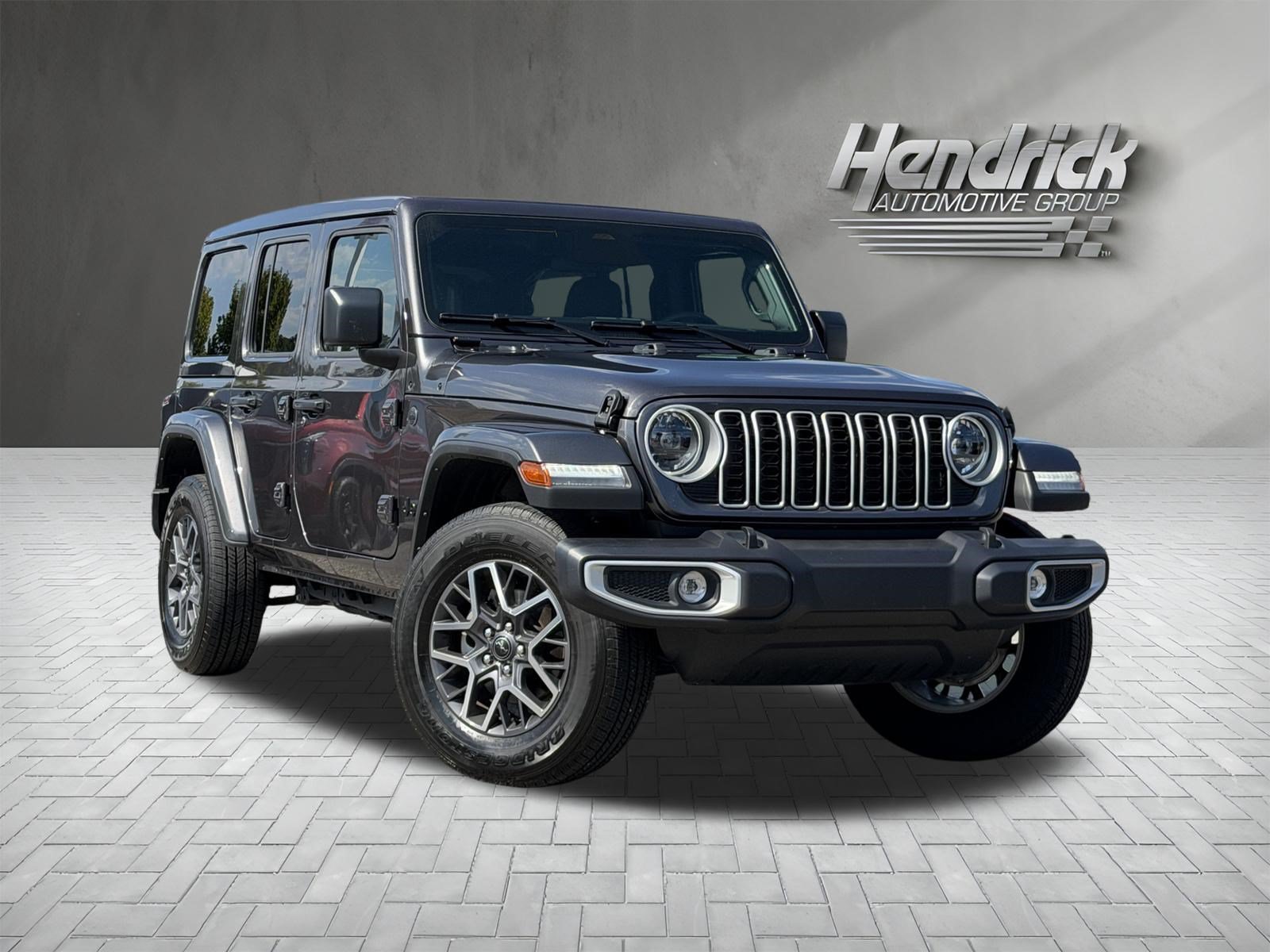 Used 2026 Jeep Wrangler Unlimited Sahara AWD/4WD image 2