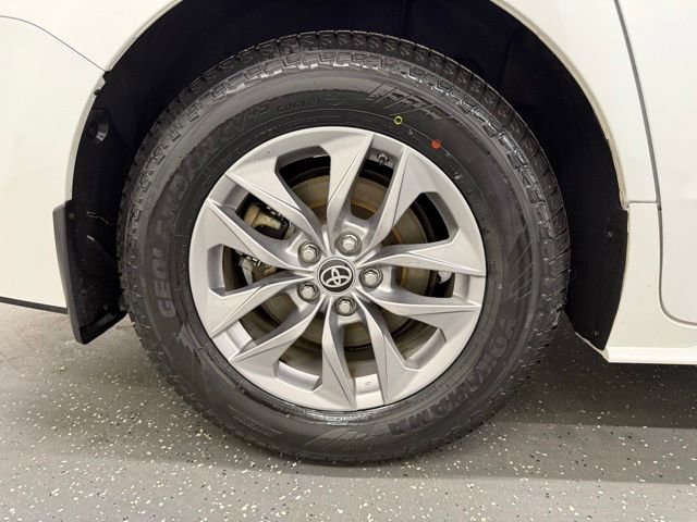 Certified 2023 Toyota Sienna XLE AWD/4WD image 21
