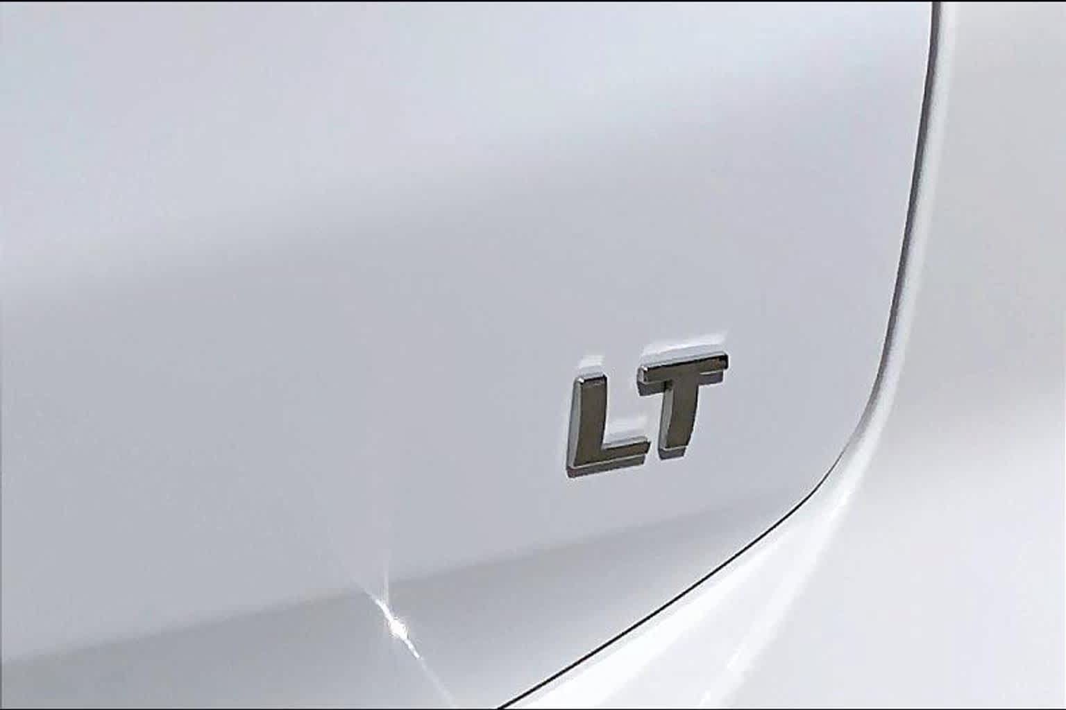 Used 2024 Chevrolet Equinox LT FWD image 10