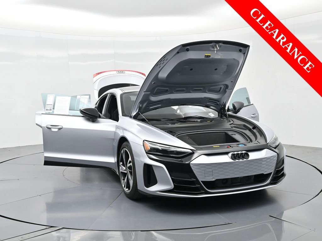 Used 2024 Audi e-tron GT Premium Plus image 38