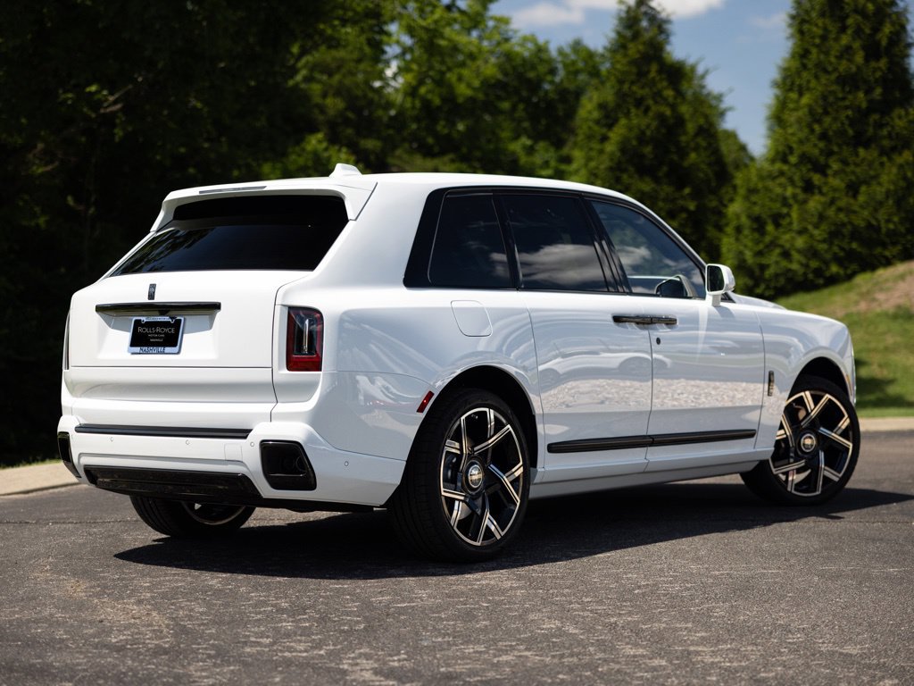 New 2027 Rolls-Royce Cullinan Black Badge AWD/4WD image 9