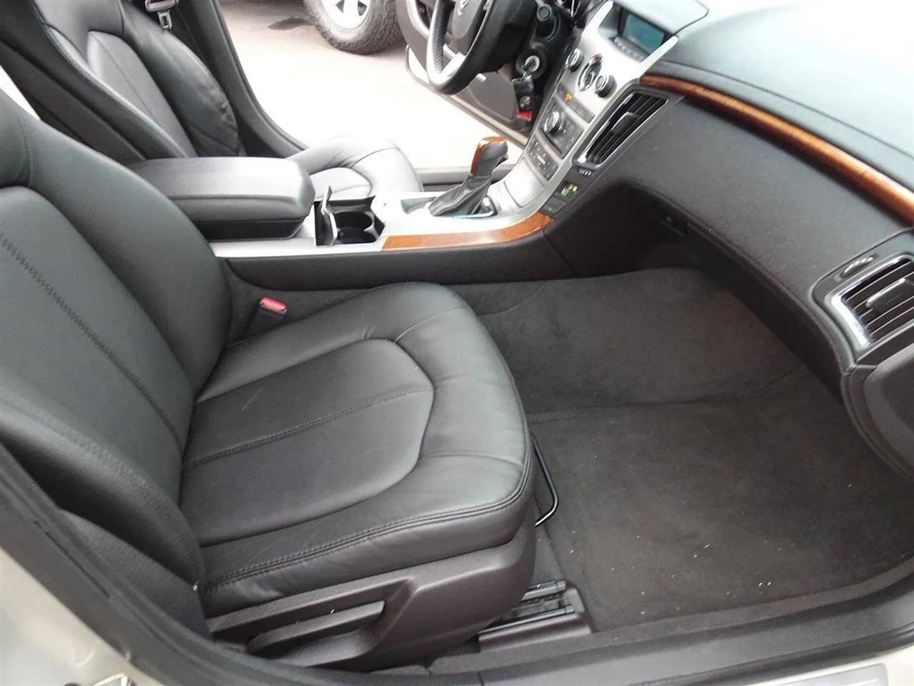 Used 2008 Cadillac CTS 3.6 w/ Wood Trim Package RWD image 16