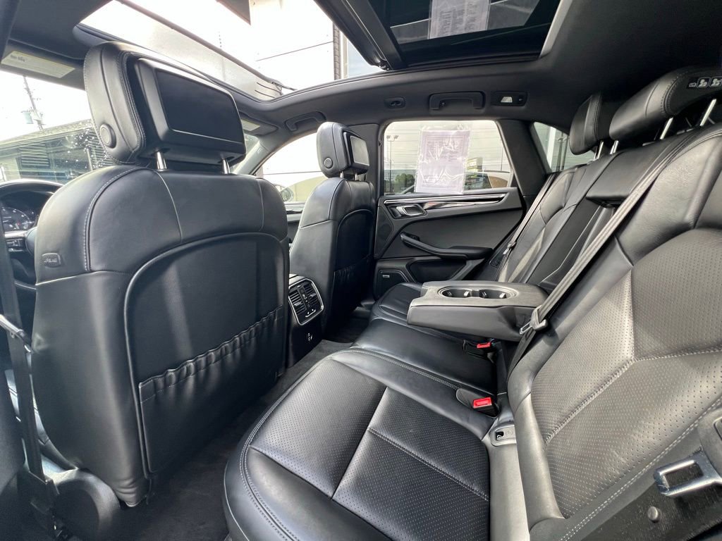 Used 2022 Porsche Macan image 17