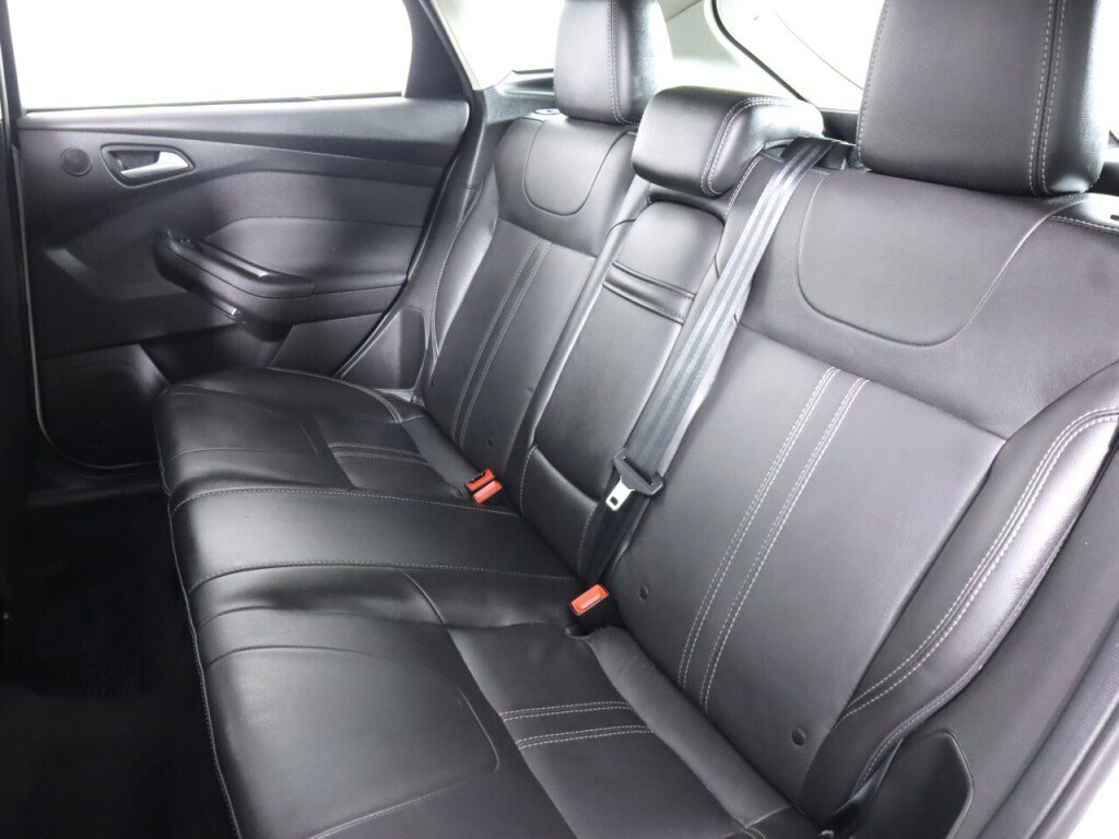 Used 2012 Ford Focus Titanium image 34